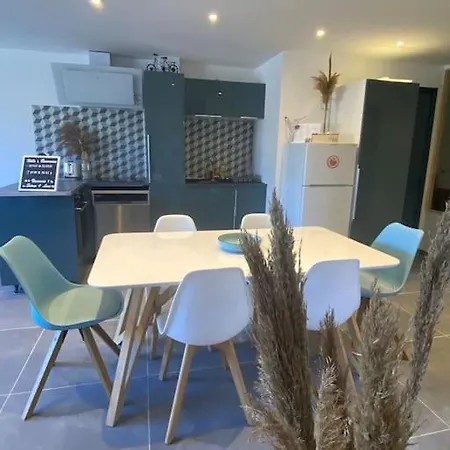 Rez De Jardin Moderne 4 8 Personnes Jardinet * Bagnols-sur-Ceze