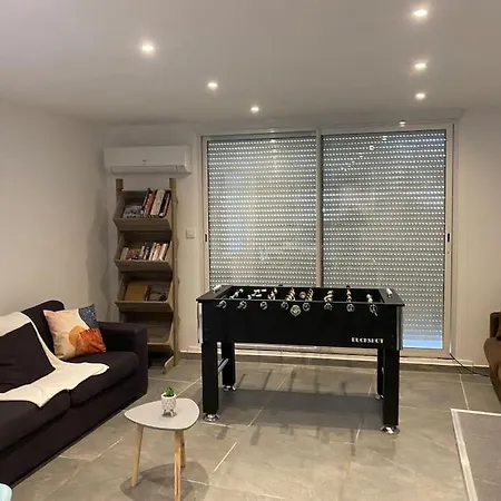 Rez De Jardin Moderne 4 8 Personnes Jardinet * Bagnols-sur-Cèze